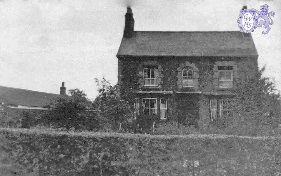 23-039 Crompton Cottage Leicester Road Wigston Magna home of William Horlock c 1930 