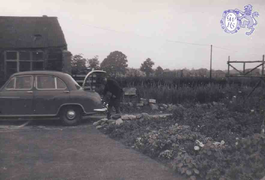 30-095 Horlocks Nursery's Leicester Road Wigston Fields circa 1960