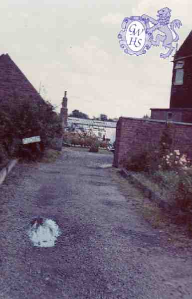 30-099 Entrance to Horlocks Nurseries Leicester Road Wigston Fields circa 1961
