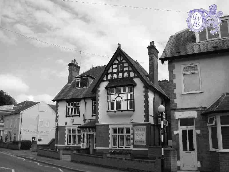 14-268a The Devil House ( Dentists) Long St Wigston Magna Aug 2009