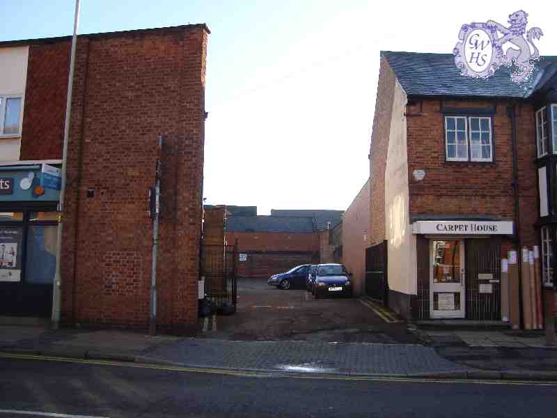 17-058 Service Road to the left of Direct Carpets Long Street Wigston Magna 2011