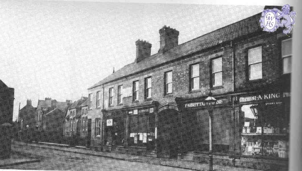 17-065 Businesses at the junjtion of Long Street and Bell Street Wigston Magna 1920's