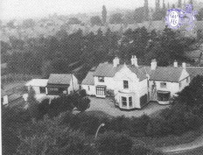 17-067 Kingswood Lodge Long Street Wigston Magn 1960's