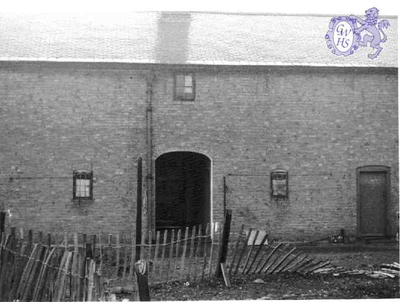 19-205 Rear of Alms Houses Long Street Wigston Magna 1963 - Photo by Ivor Dann