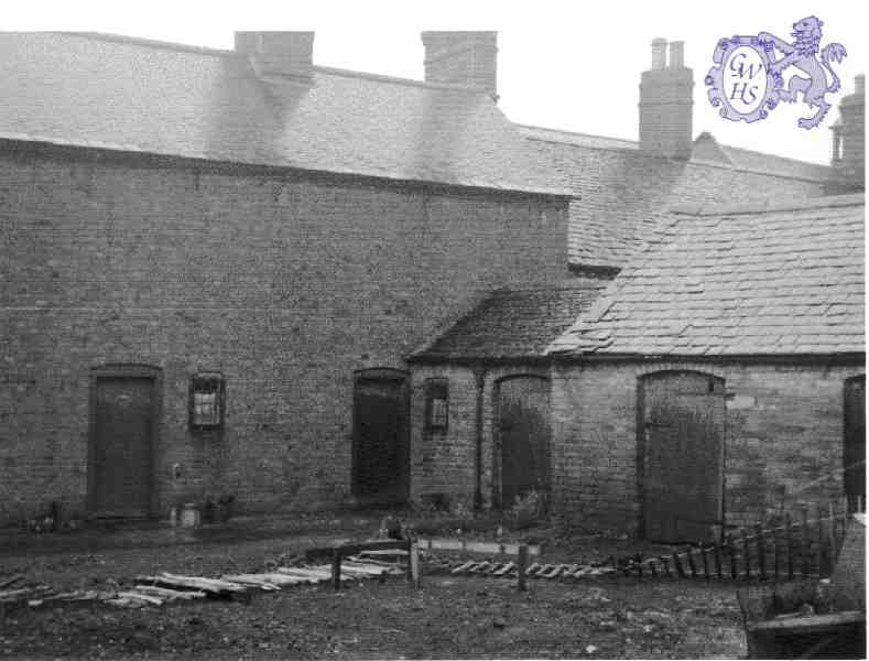 19-206 Rear of Alms Houses Long Street Wigston Magna 1963  - Photo by Ivor Dann