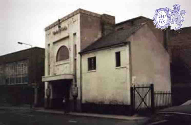 29-154 Magna Cinema just prior to demolition Long Street Wigston Magna