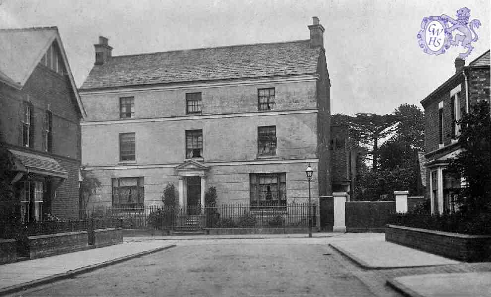 30-696 Manor House Long Street Looking from Paddock St onto Long St..Wasn`t this the doctor`s house at one time