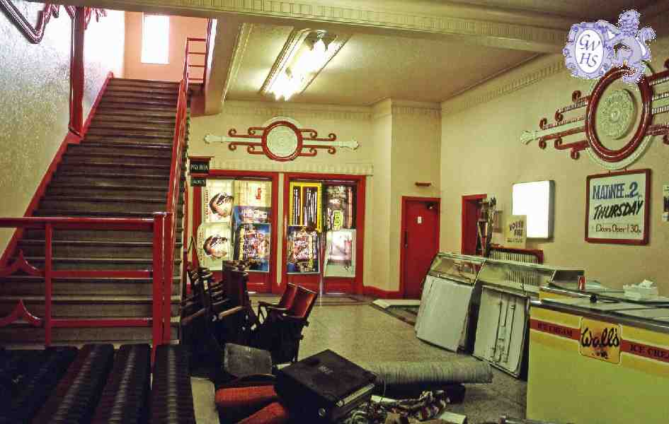 30-736 The Magna Cinema - in 1988 it was refitted as a snooker hall.