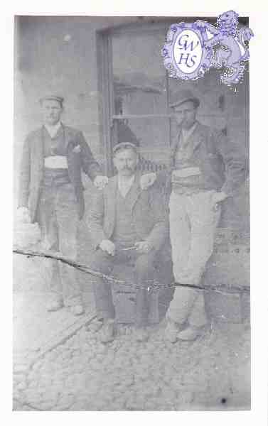 8-168 Long Street Wigston Magna (outside the Durham Ox Inn before 1900 - man on right is H G Lucas stonemason)
