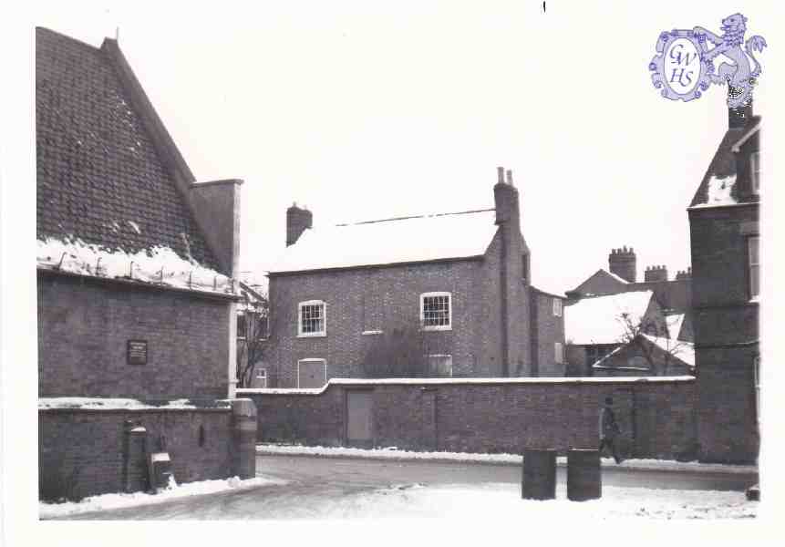 8-188 Avenue House Long Street Wigston Magna on left WMC