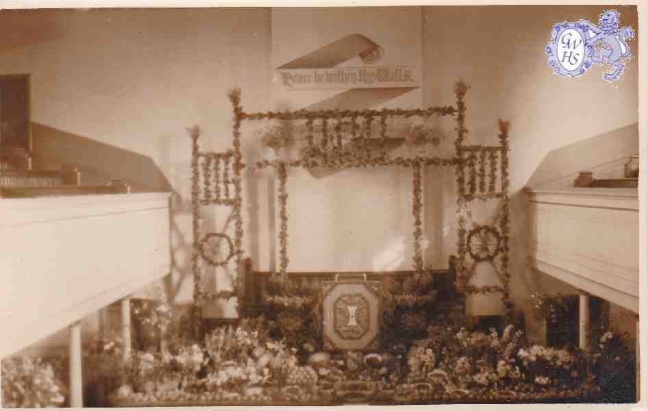 8-192 Inside Cong's Chapel - Harvest Festival - Long Street Wigston Magna