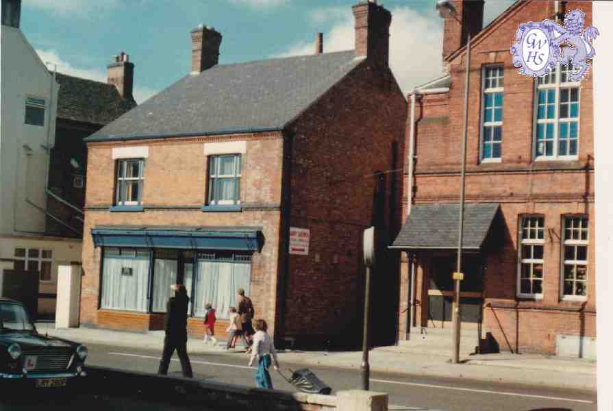8-195 Long Street Wigston Magna 1980 (Hardy's shop now a vets surgery)