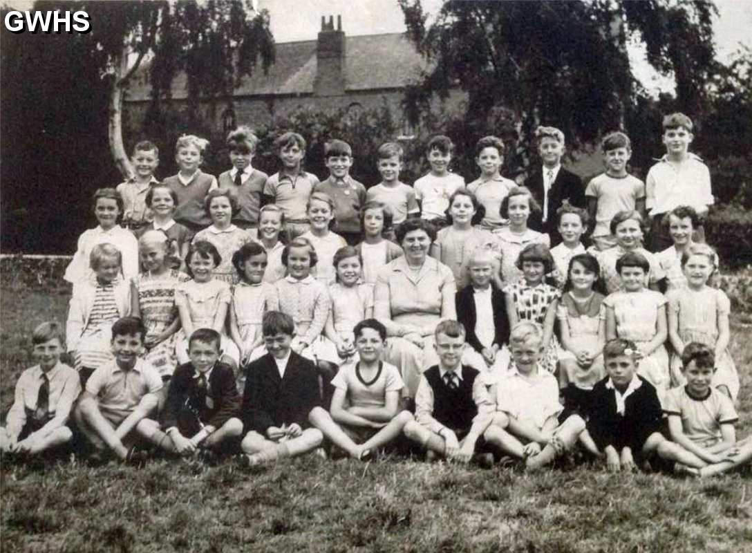 31-209 Long Street School Wigston Magna 1956-7