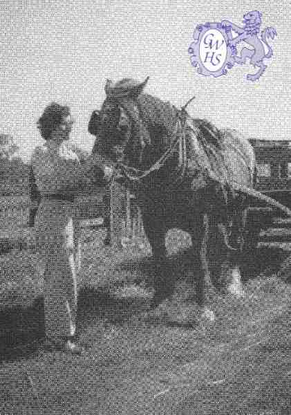 22-340 Jean Lucas with Betsy about 1952 Wigston Magna 