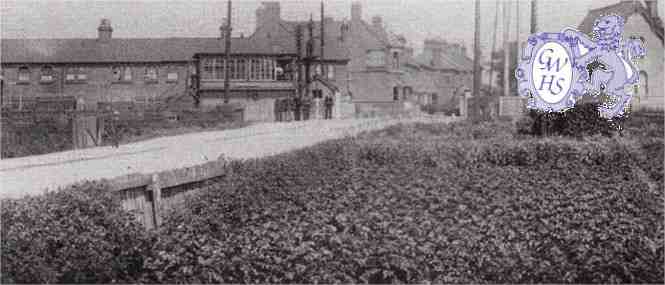 22-307 Wigston Magna Station late 1890's in 1900 the level crossing was replaced by a bridge