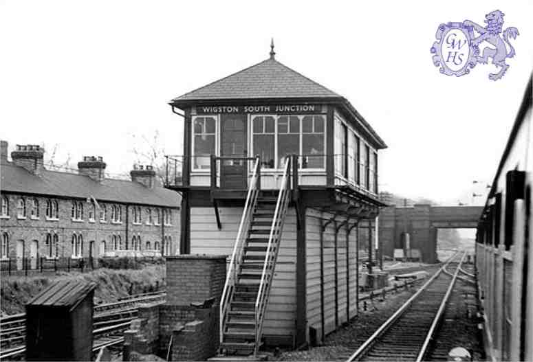 22-308a Wisgton South Junction with Midland Cottages in the background