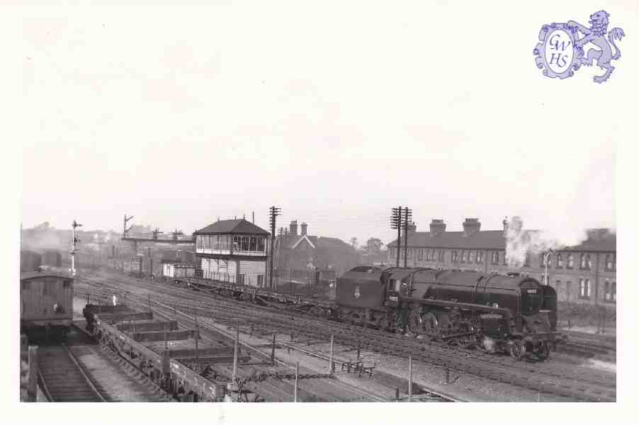 7-125 Midland line Wigston Magna with Midland Cottages in the background
