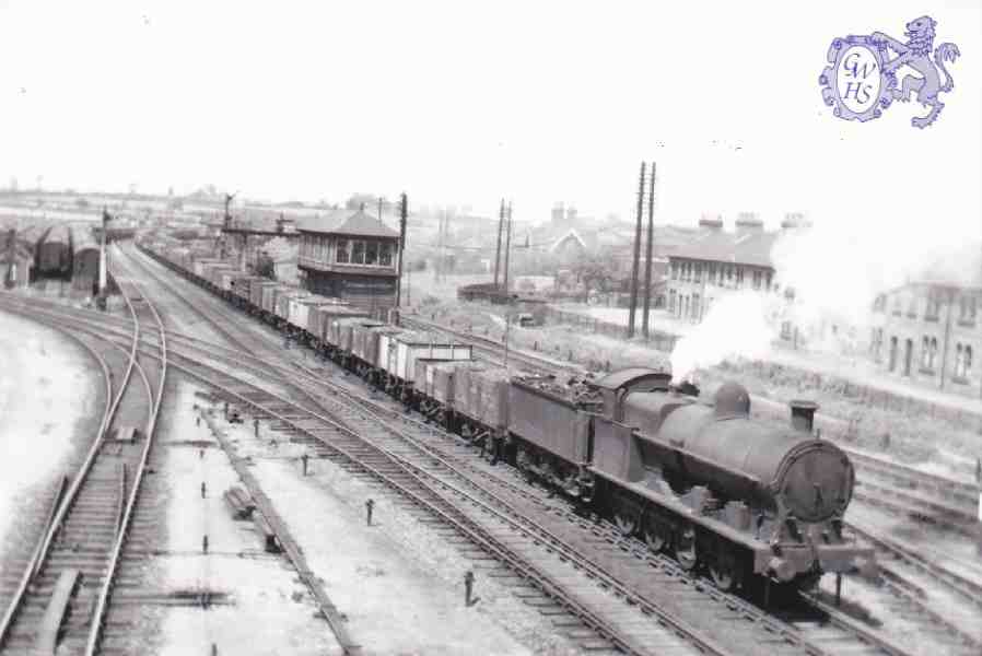 7-137 Train - Wigston Ten Row  Spion Kop 1950