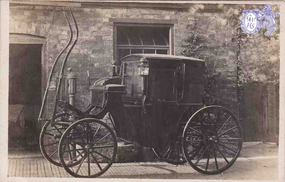 30-225 Dr Barnley's Coach used to visit patients Wigston Magna