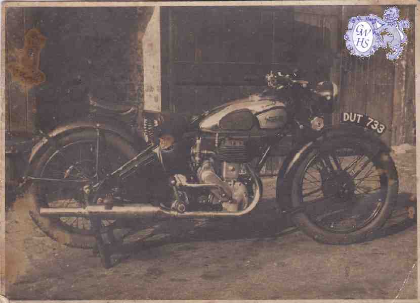 30-432 Norton Motorcycle