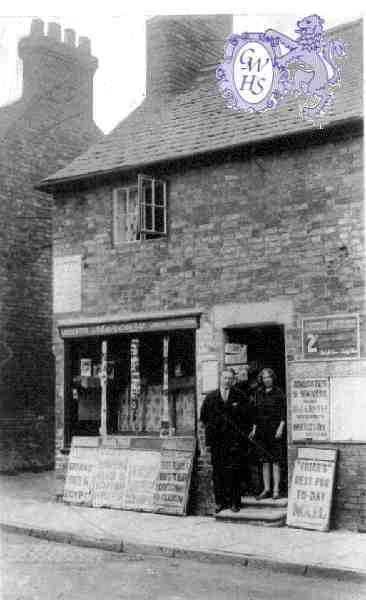 14-250 Paper Shop Moat Street Wigston Magna Jun 1984