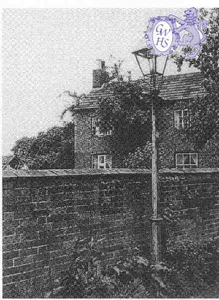 17-085 Squire's Knob Farmhouse 5 Newgate End c 1950