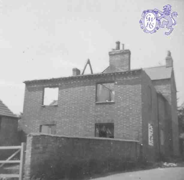 30-221a Yew Tree House Newgate End Wigston Magna 1963 - Demolition of the rear of the house prior to rebuilding