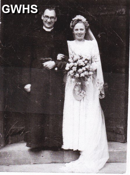 26-104 Wedding of Ken and Ivy Pickett