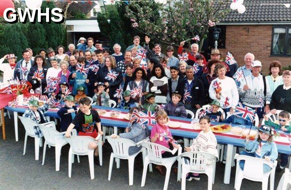 33-988 Sherborne Avenue, street party to commemorate 50th Anniversary of VE Day - May 1995 Wigston Magna