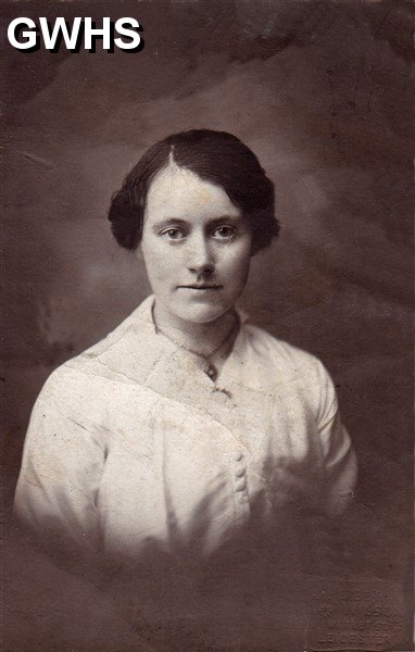 34-875 Maude Oldershaw