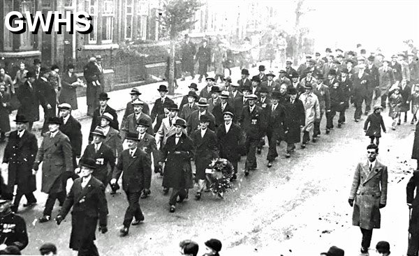 35-767 Armistice parade, South Wigston 1934’