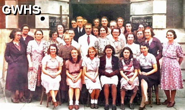 39-068 Staff outside the front entrance of Orson Wright Boot & Shoe factory in Canal Street South Wigston