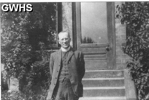 22-137 Rev Colin Weston 1922 Vicar of St Thomas' Church 1916 to 1939