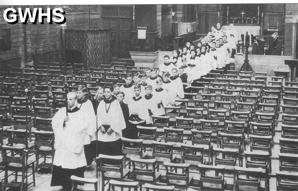 22-192 St Thomas' Church Choir circa 1952 South Wigston