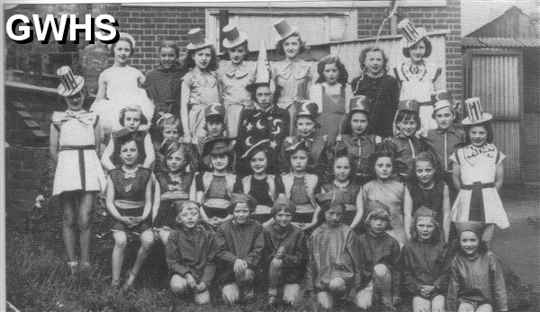 23-825 Miss Keith's Dancing Class South Wigston