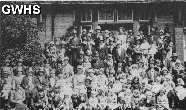 24-038 Ladies group at the back of Ashbourne house Blaby Road c 1930