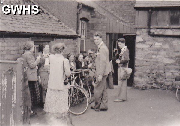 24-051 AYPA outing easter 1954
