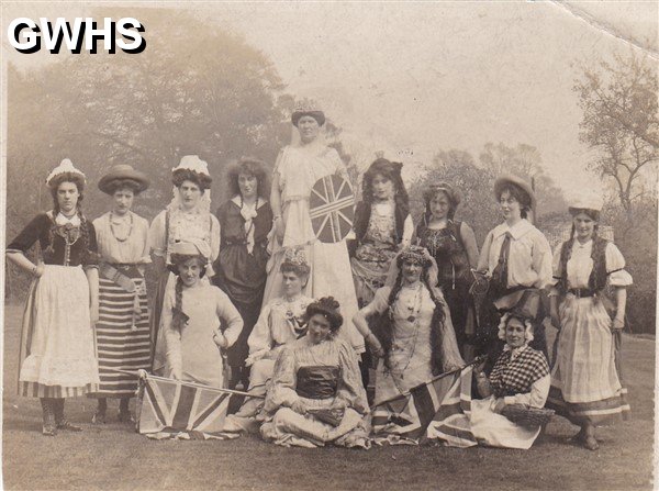 9-37 Empire Day Parade 1900