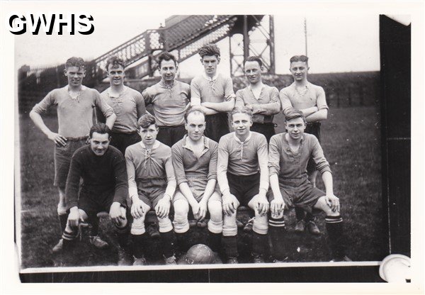 9-50 Football Team with the Rally Bridge in the background