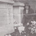 23-749 Mrs George Kent and daughter Evelyn South Wigston