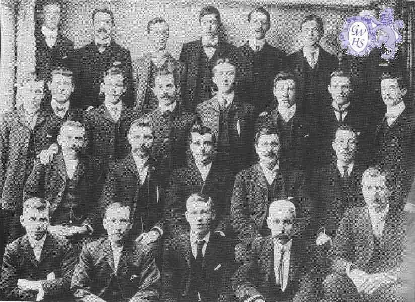 22-095 South Wigston Adult School group circa 1915