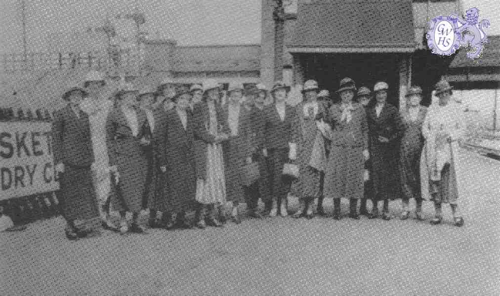 24-011 Blaby Road Methodist Church sisterhood on Wigston Magna Station c 1930