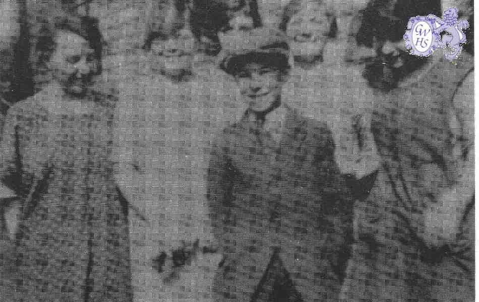 24-037 J G Glover's hosiery factory workers Canal Street South Wigston c 1920
