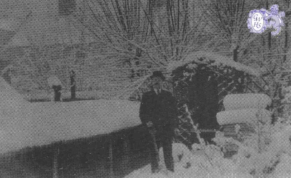 24-051 Robert Kind at rear of haberdashery shop at 15 Blaby Road South Wigston c 1922