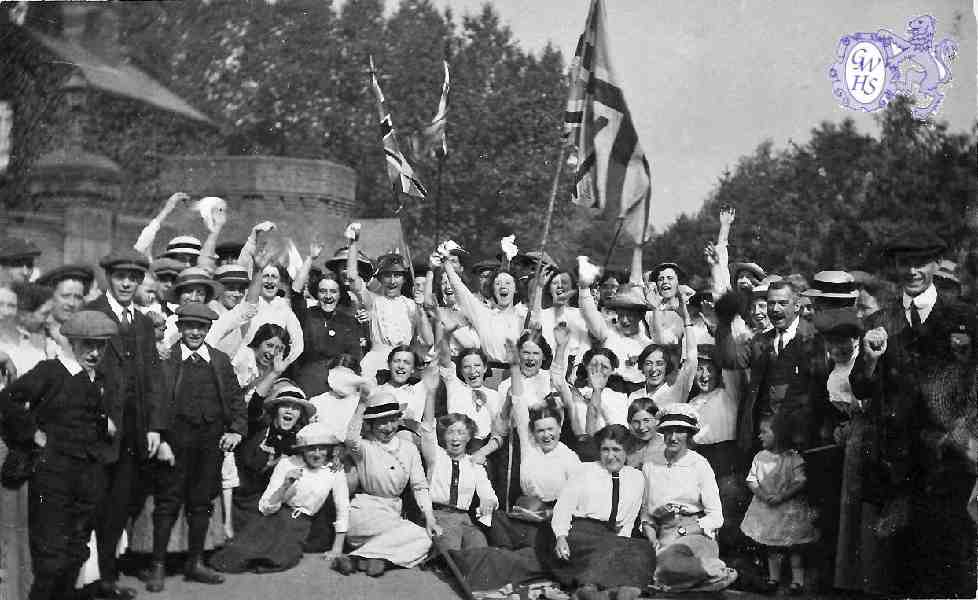 31-105 Lizzie Bolton outside Glen Parva Barracks I guess welcoming troops