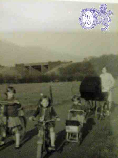 31-125 The bridle before they knocked the railway bridge to south wigston down
