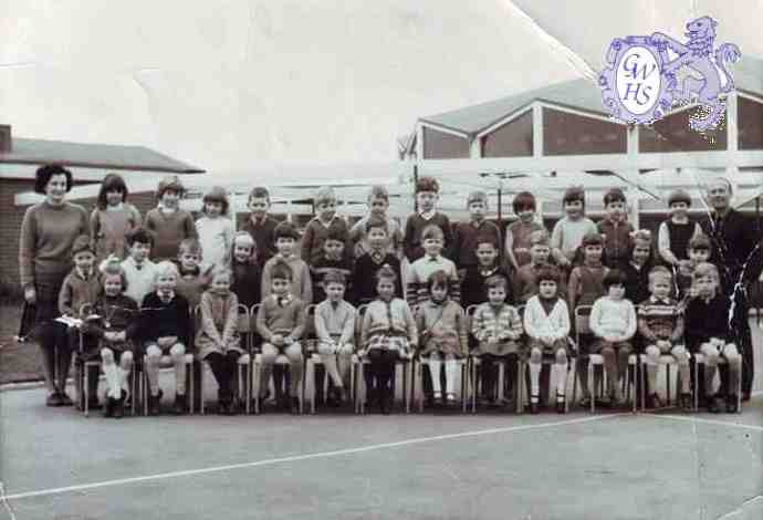 32-026 Glenmere Primary School - Mrs Gaye's class 1964