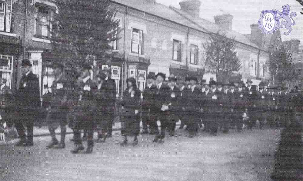 9-139 Ex Service Mens parade on Armistice Day 1921