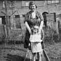31-342 Maureen Norman with Nanna Lilian Norman  Darley Ave. South Wigston