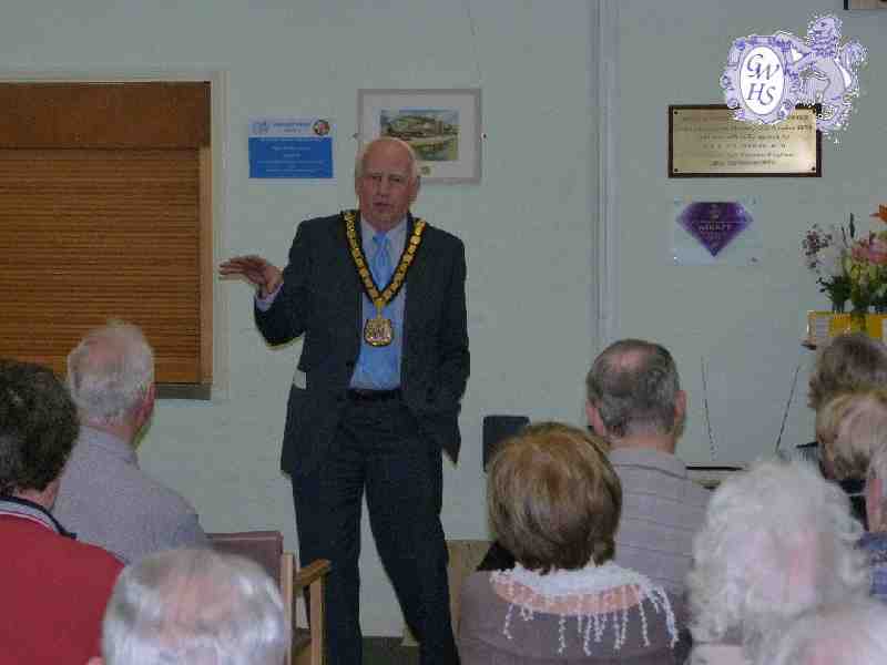 26-469 Bill Boulter addressing the March 2015 meeting of the GWHS